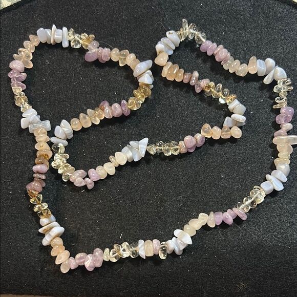 Elegant Pink and Cream Beaded Necklace - Picture 1 of 3